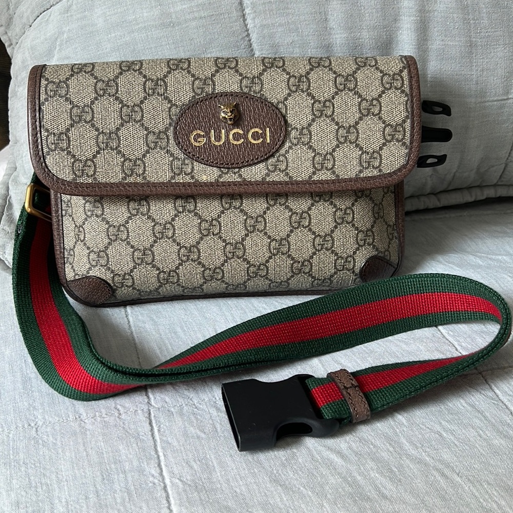 Gucci GG SUPREME BELT BAG